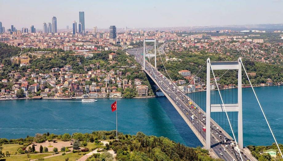 ملايين السياح يدخلون إسطنبول بشكل دوري