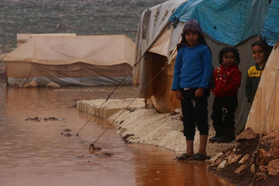 الطين في مخيمات إدلب