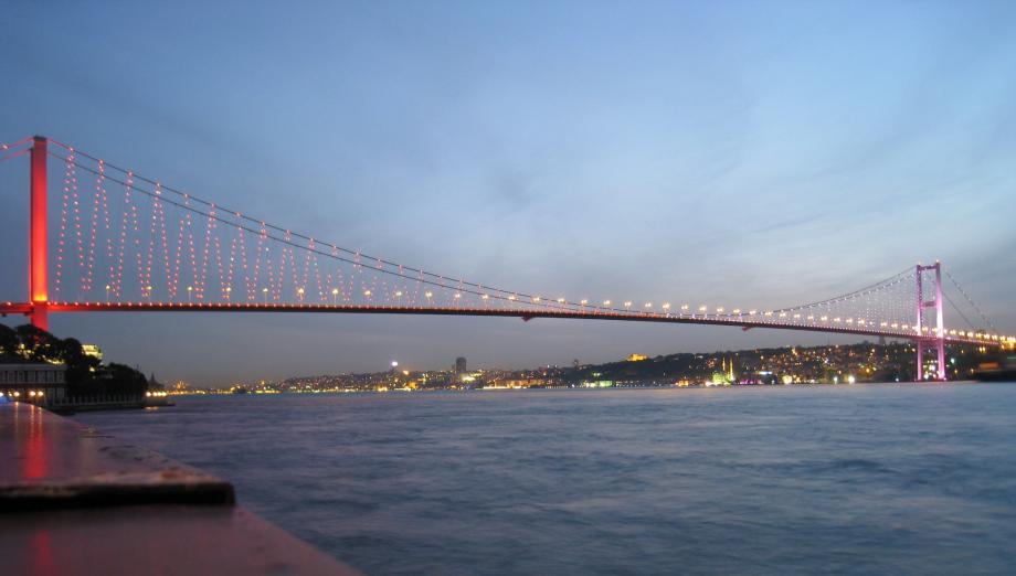 Bosphorus_Bridge جسر البوسفور في إسطنبول