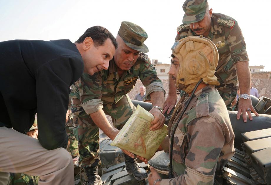 بشار الأسد مع عناصره