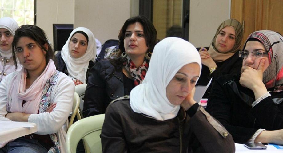 نساء في مناطق سيطرة نظام الأسد