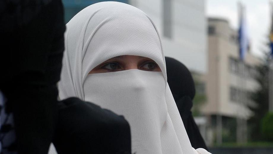 تدفع النساء المسلمات في دول أوروبية غرامة بسبب النقاب