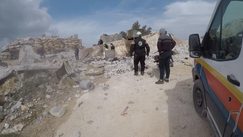 صور من انهيار مقلع صخور- الدفاع المدني السوري