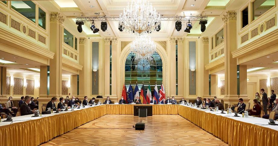 رؤساء وفود إيران وروسيا والصين عقدوا لقاءً ثلاثياً قبيل انطلاق المباحثات الرسمية