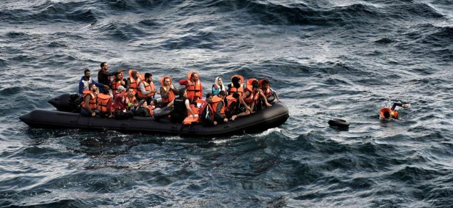 لاجئين في البحر المتوسط