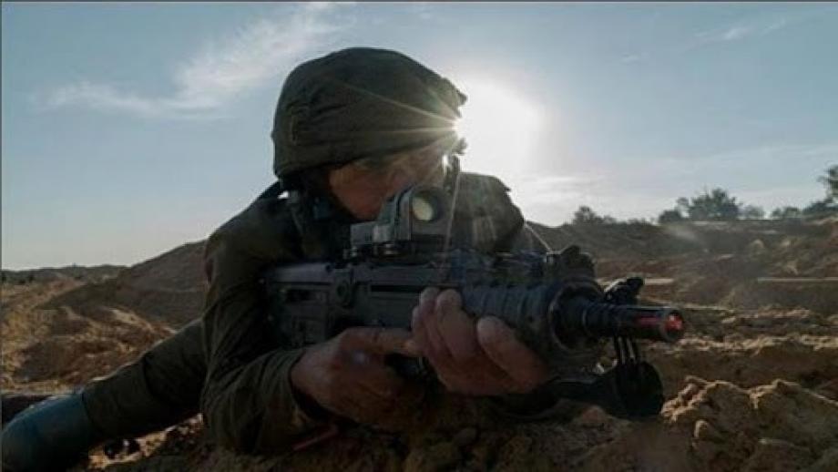 فلسطيني يُردي قناصًا إسرائيليًا شرق غزة