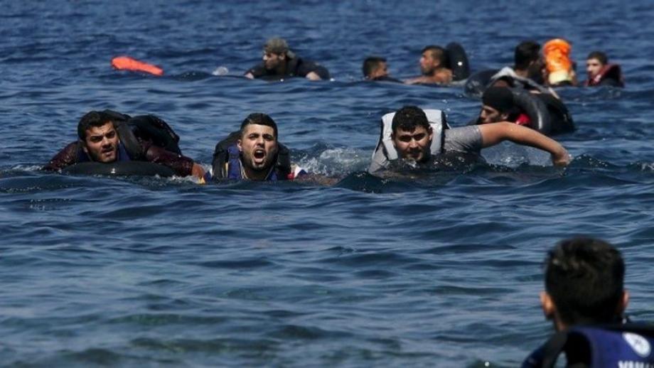 غرق لاجئين في المتوسط
