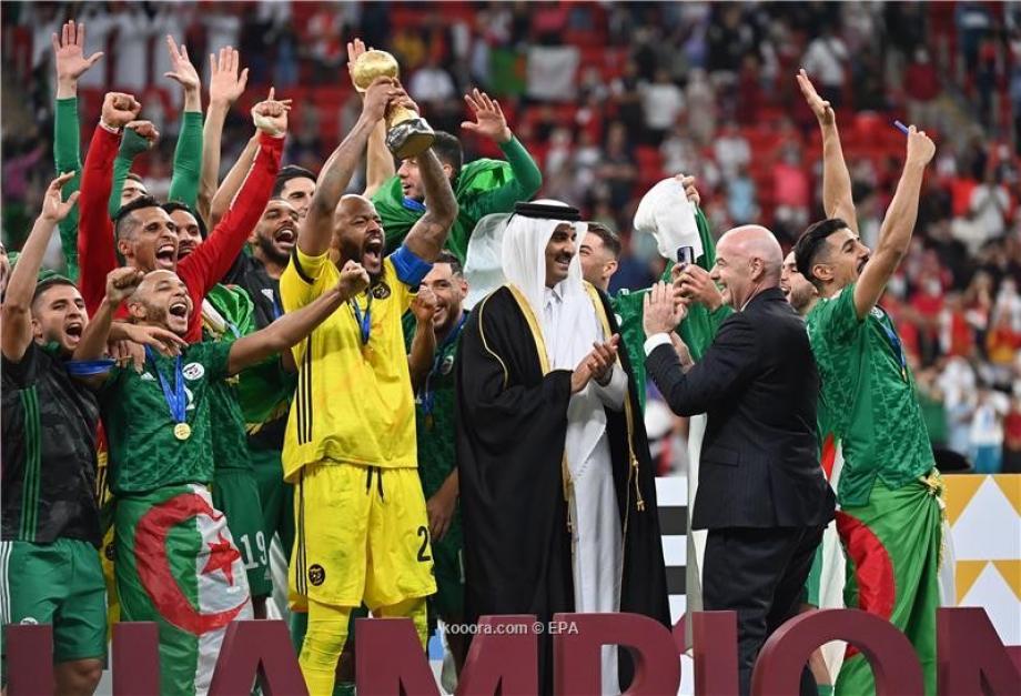 المنتخب الجزائري يتوج بكأس العرب