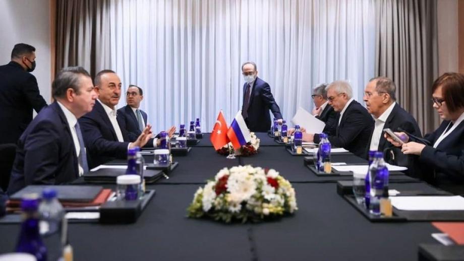 اجتماع ثلاثي بين وزراء خارجية تركيا وأوكرانياوروسيا في أنقرة