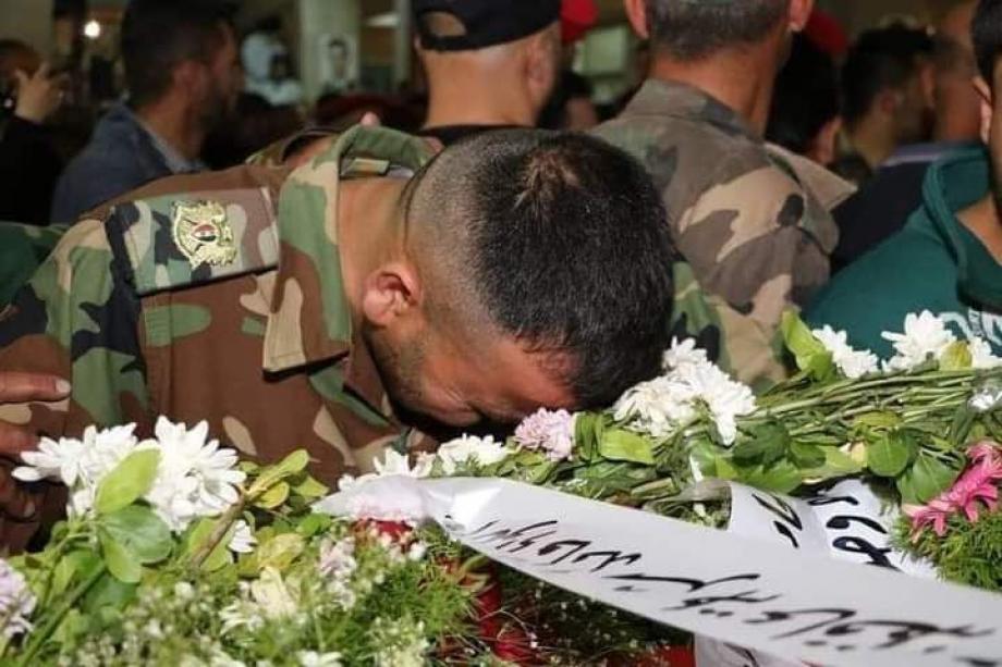 نظام الأسد يشيع قتلاه إثر القصف الإسرائيلي.jpg