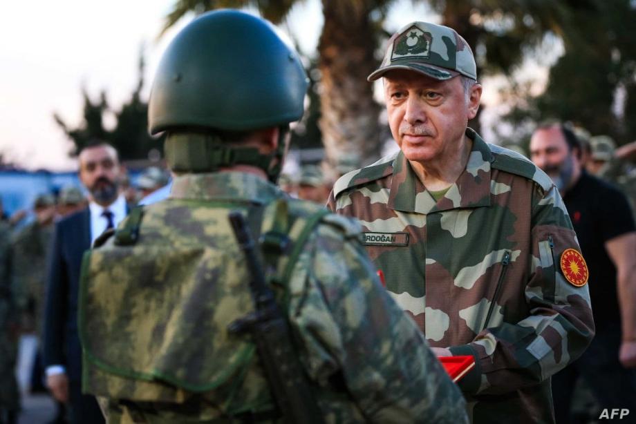 أردوغان رفقة جندي تركي
