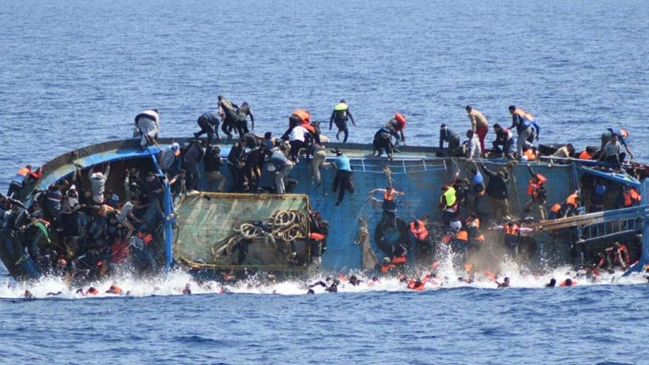 غرق لاجئين في البحر - تعبيرية