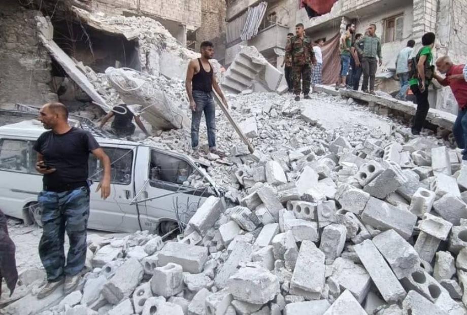 انهيار مبنى في مدينة حلب