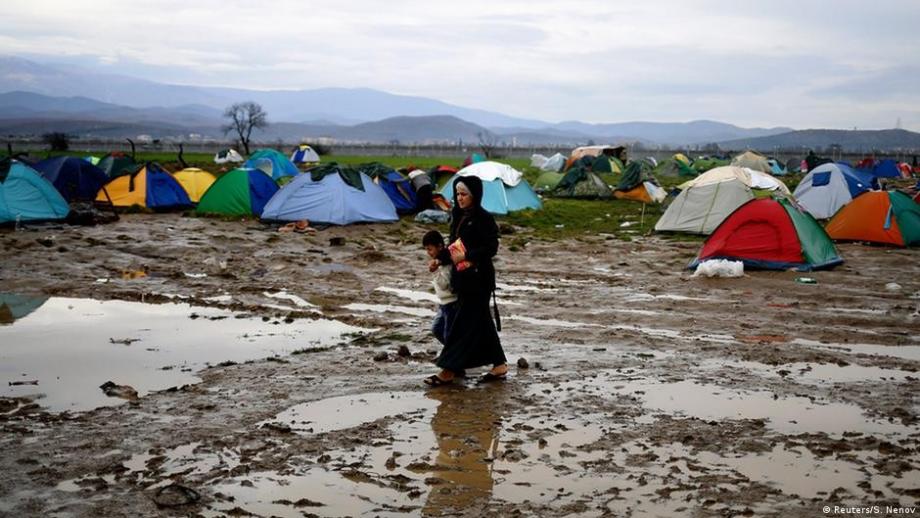 مخيم لاجئين بين الحدود الصربية والمجرية