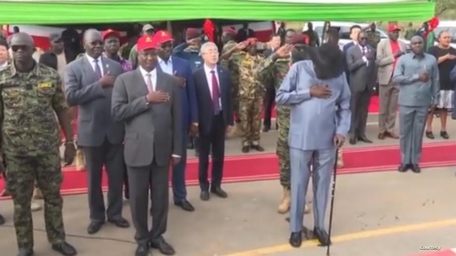 رئيس جنوب السودان يتبول على نفسه