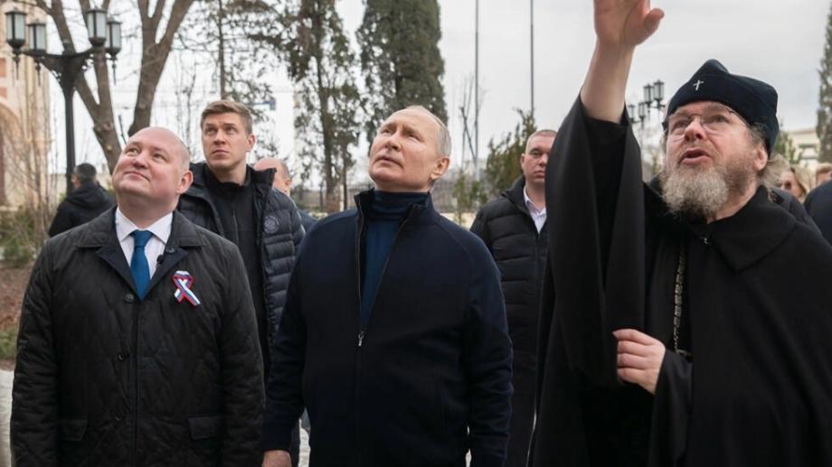 بوتين خلال زيارته لمدينة سيفاستوبول في شبه جزيرة القرم