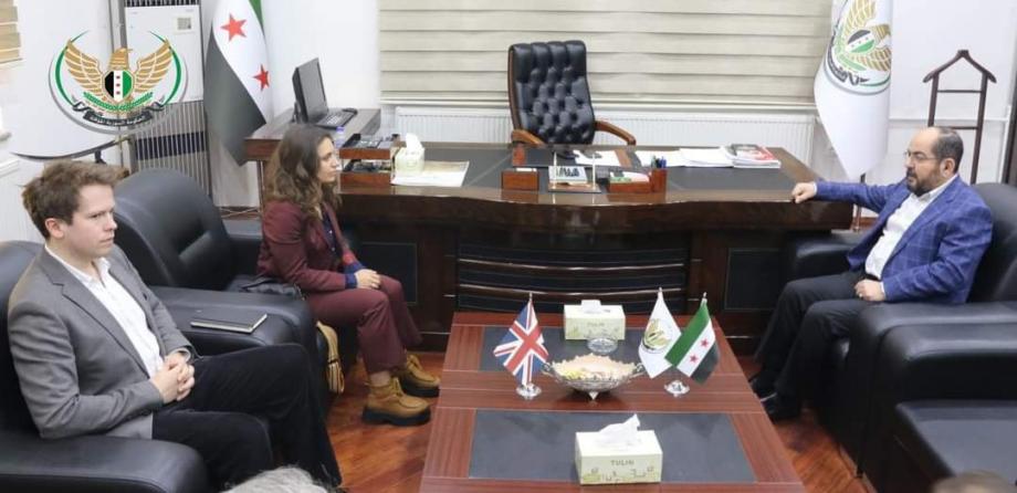 رئيس الحكومة السورية المؤقتة عبد الرحمن مصطفى يلتقي المسؤولة السياسية للملف السوري في البعثة البريطانية.jpeg