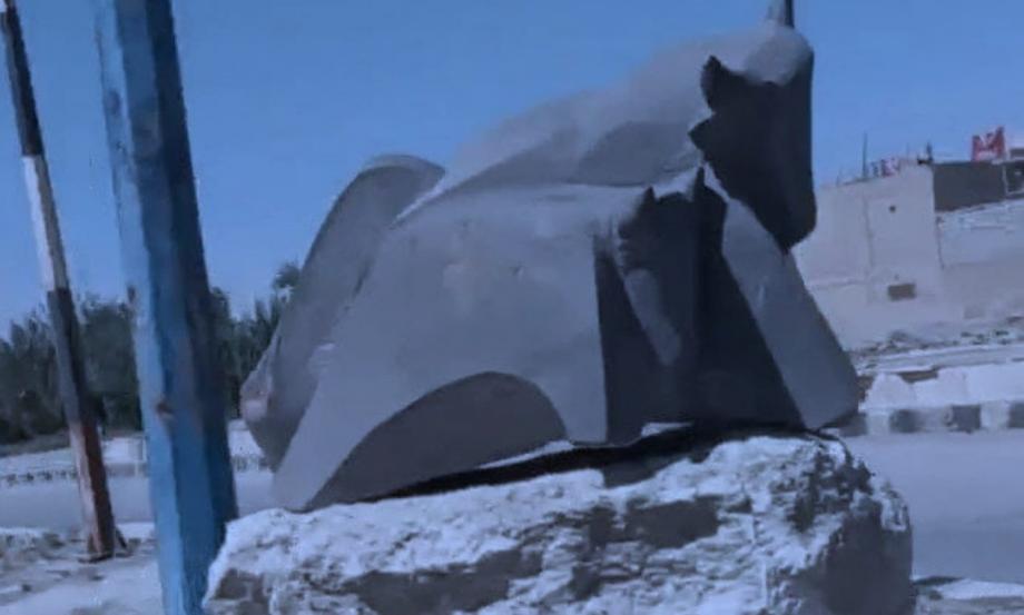 تمثال "الثور" في دير الزور