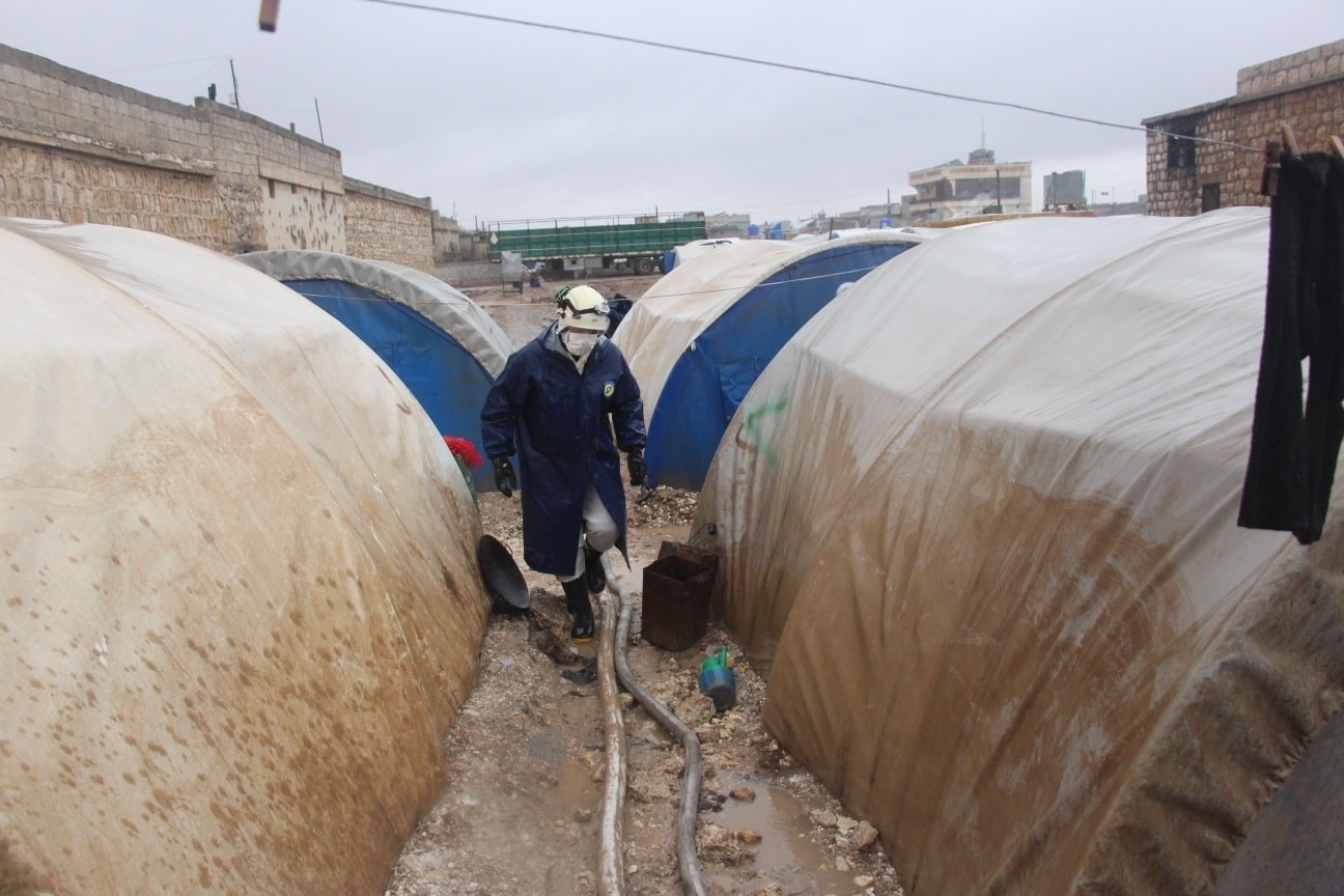 الطين في مخيمات إدلب6.jpg